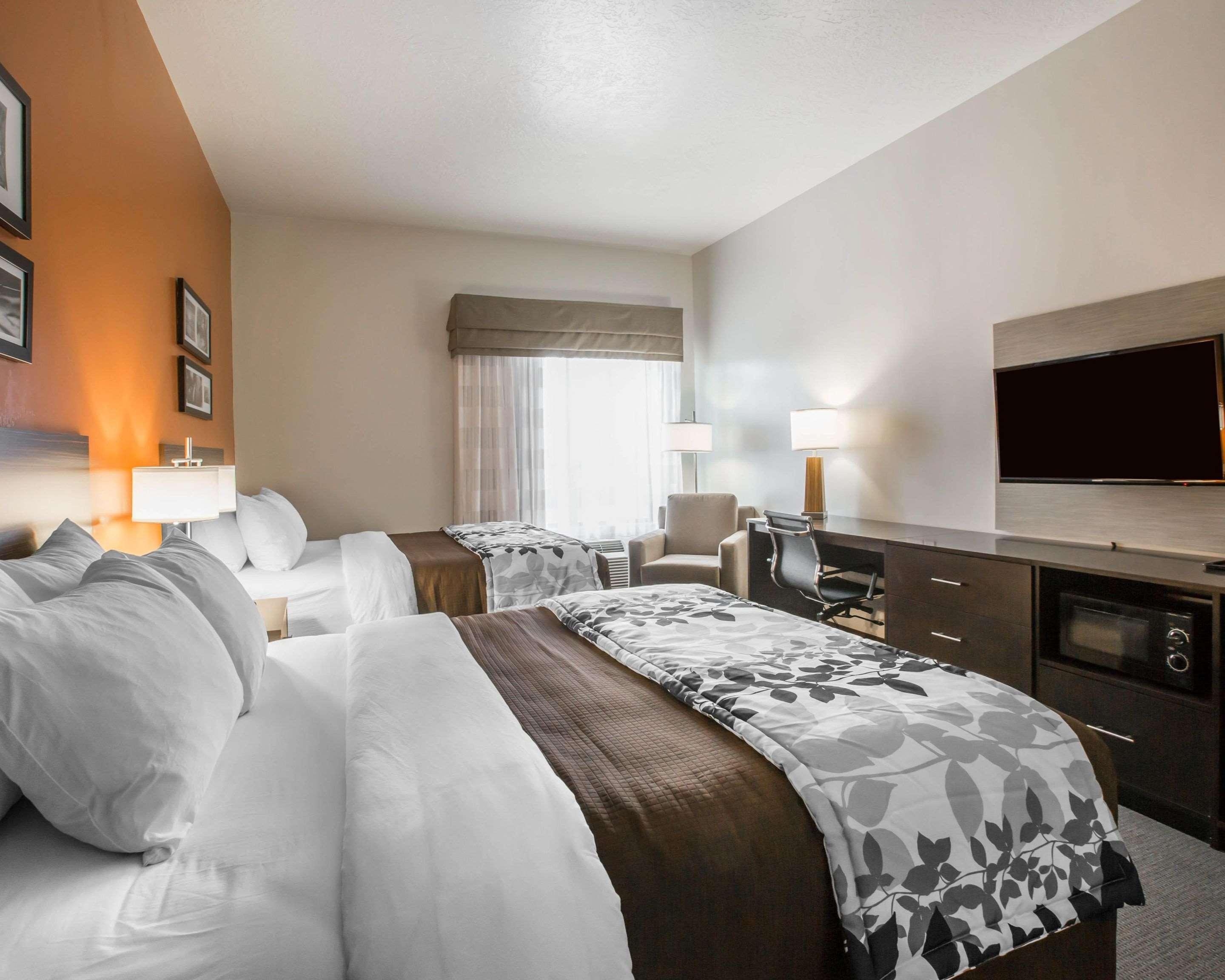 Hotel Sleep & At Powell 2*