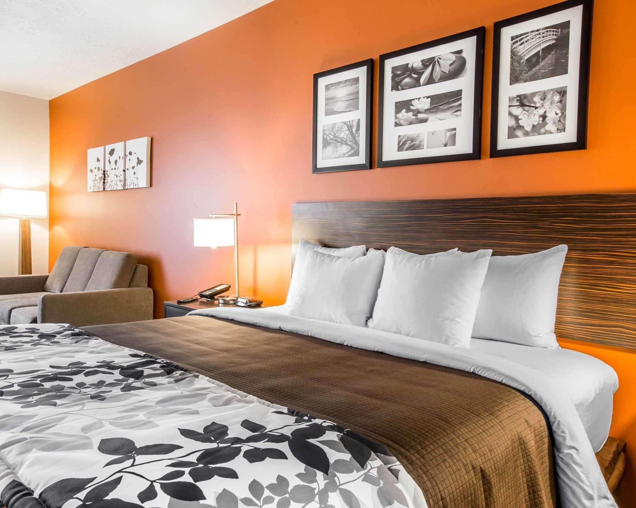 Sleep & At Powell Hotel